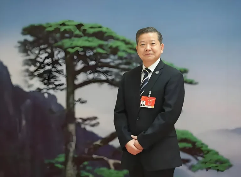 袁亮院士专访：煤炭工业迈向智能安全绿色之路